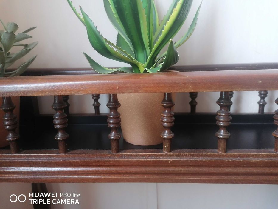 Floreira de interior em madeira