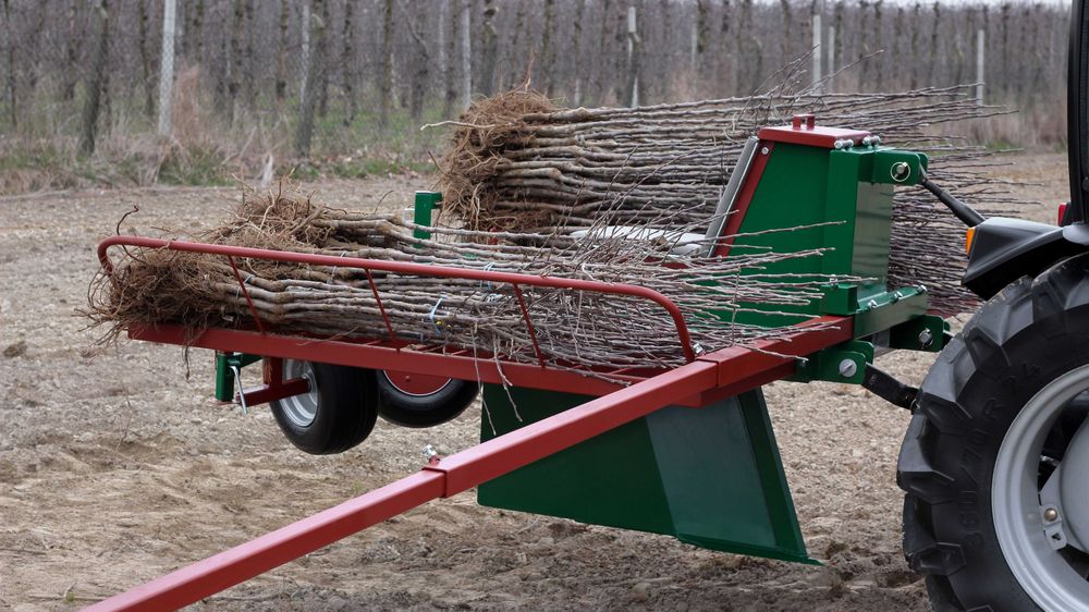 Sadzarka do drzew i krzewów SDK-DN KRÓLIK l dozownik nawozu