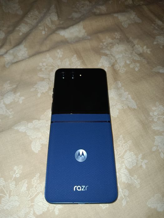 Motorola Razr 60 Azul