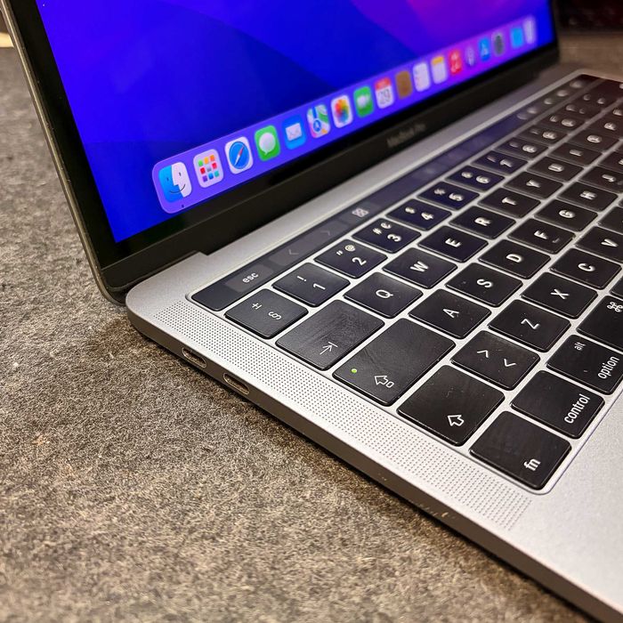 MacBook Pro (2016) 13'' /  8GB  /  SSD 256gb64737752276609121
