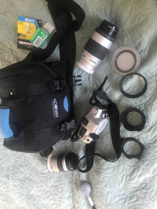 Minolta Dynax 505 si zestaw obiektywy: AF 28-80 i AF 75-300 torba