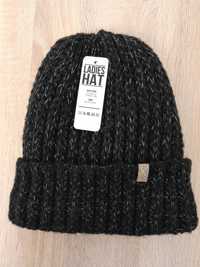 Nowa damska czapka zimowa z dzianiny Fancy Style_01 Lurex ( czarna)
