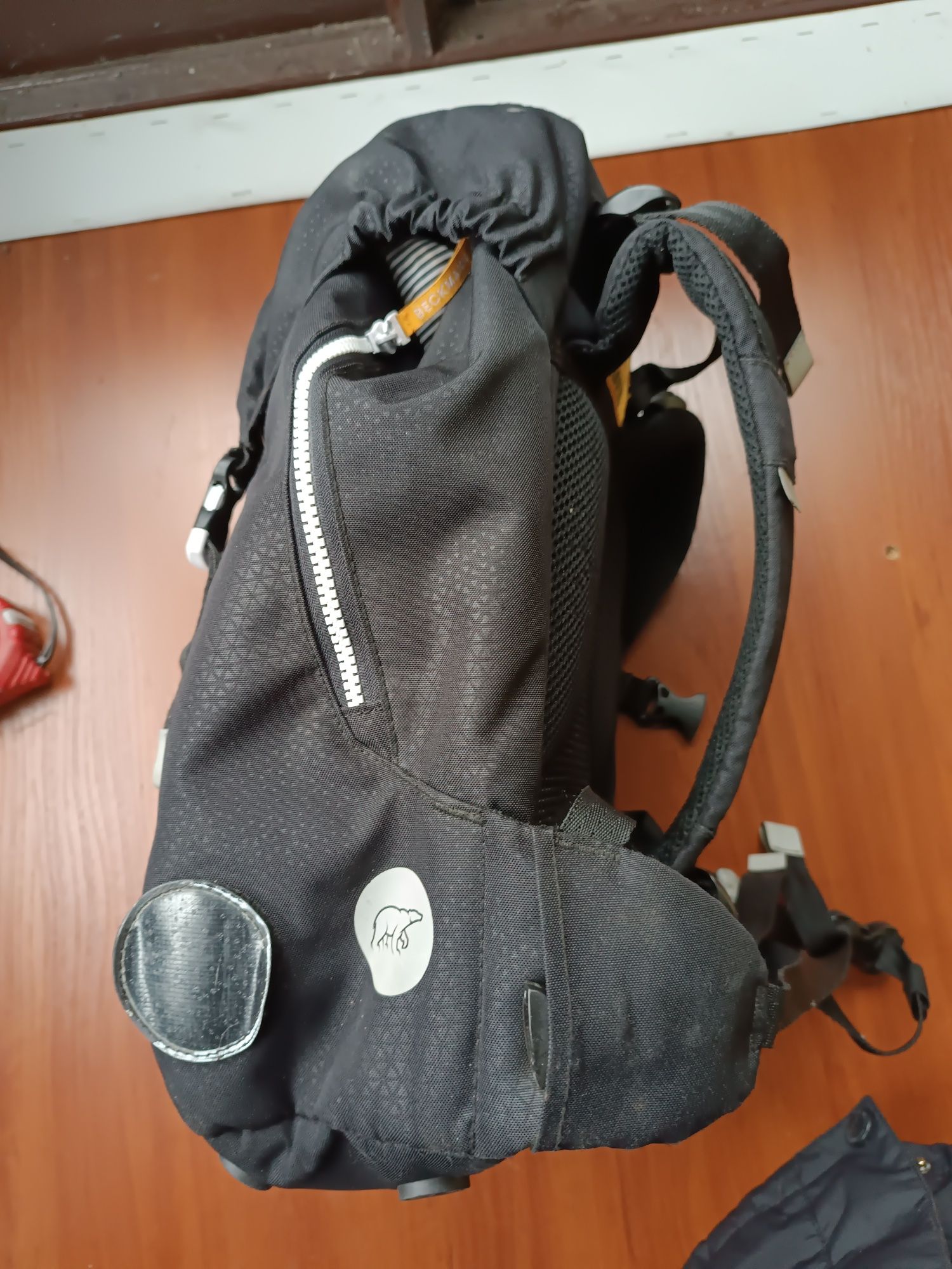 Ортопедичний рюкзак чорний Beckmann  25*35 см