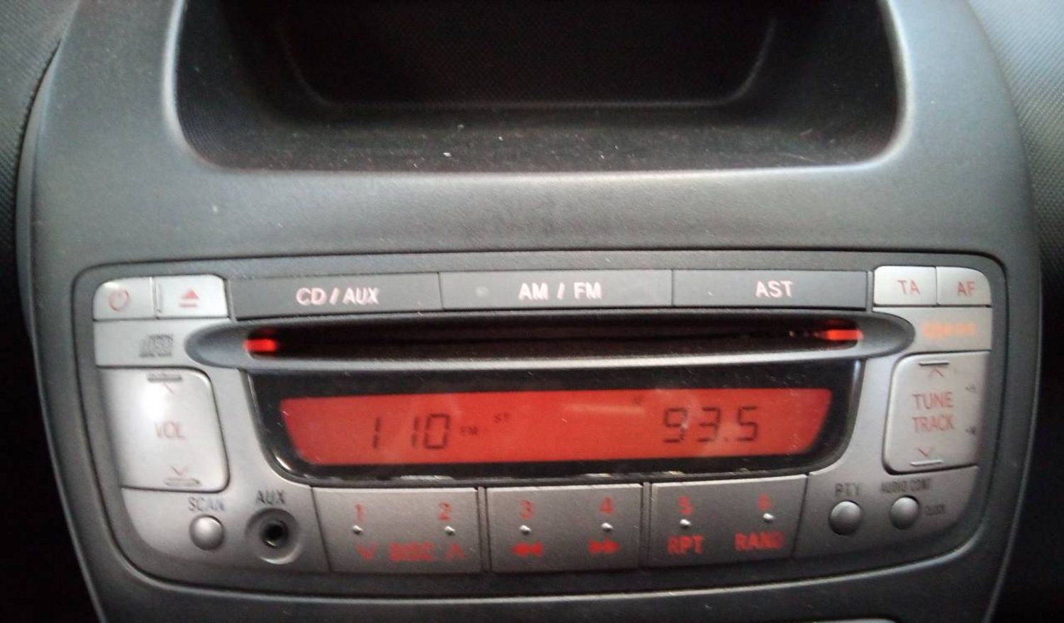 Auto Rádio Original + moldura - TOYOTA AYGO / PEUGEOT 107 / CITROEN C1