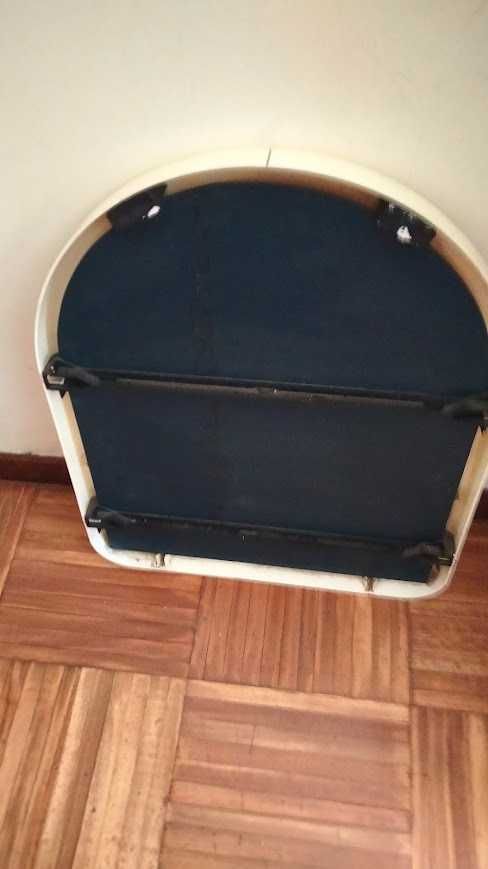 Espelho com moldura de plastico