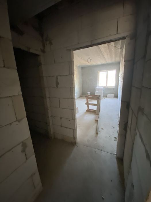 Продаж 2кім квартири на вул 8 Березня