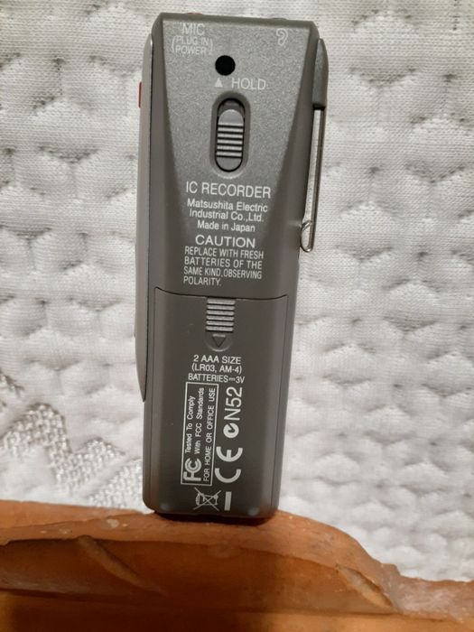 Продається ОРИГІІНАЛЬНИЙ японський  диктофон  PANASONIC:RR-US 395.
