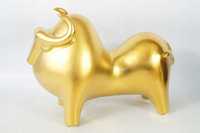 Ceramiczna figura byk byczek złoty kolor design