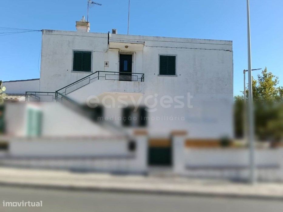 Moradia Bi-Familiar localizada no centro da vila de Aljustrel