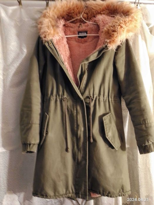 Зеленая парка куртка хлопок, розовая подкладка, капюшон кнопки карманы