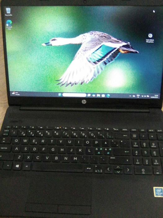 Portátil HP 15-dw1xxx,Intel Pentium Gold , 70 euro.