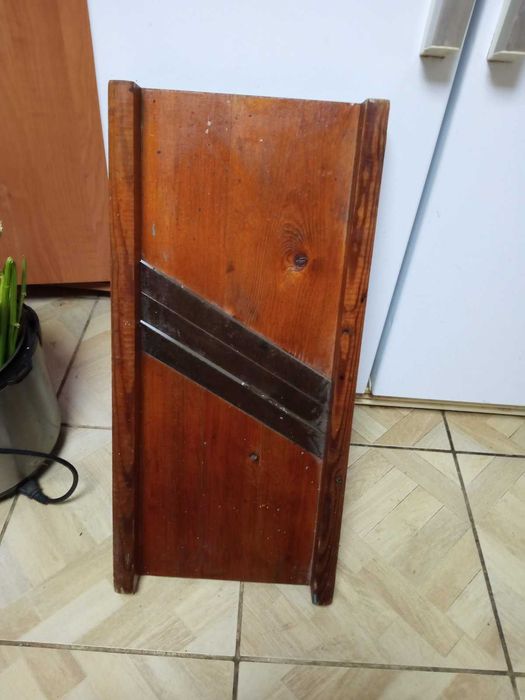 Ручная шинковка для капусты с тремя ножами.