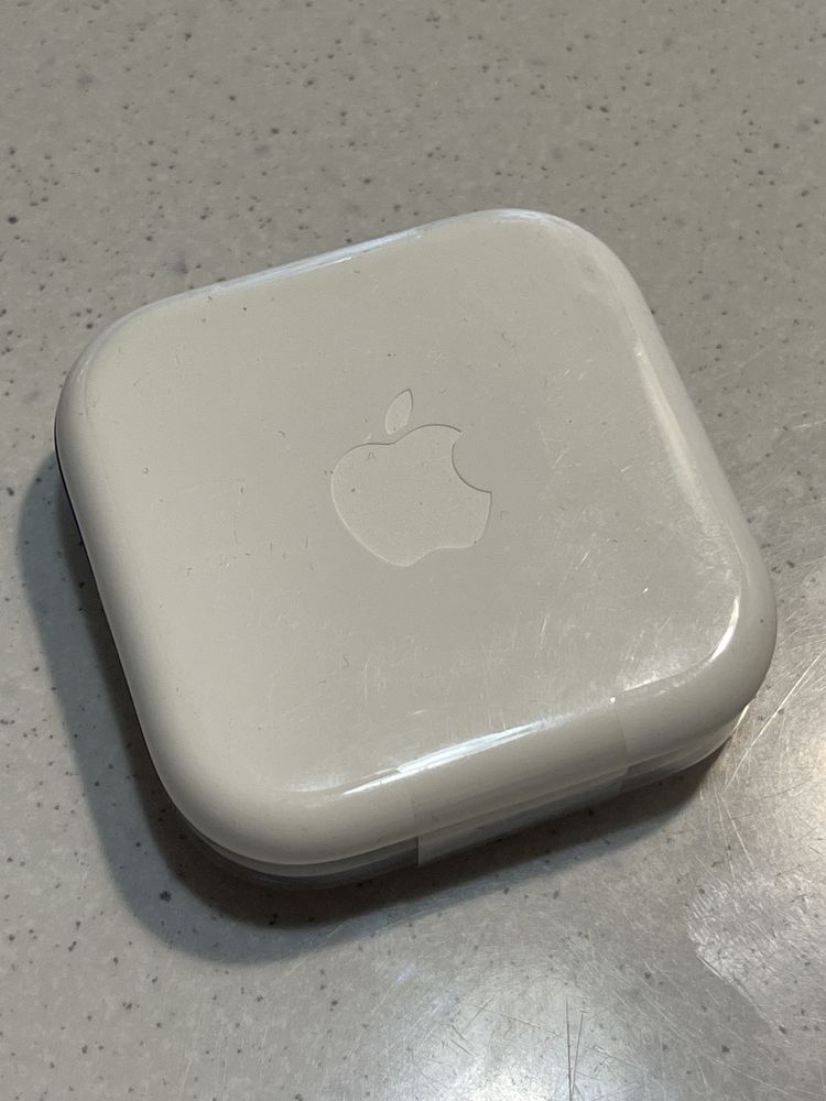Słuchawki przewodowe Apple Airpods pudelko do łatwego przechowywania
