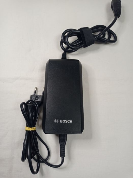 Зарядное устройство Bosch Compact Charger BCS230 — оригинал велосипед