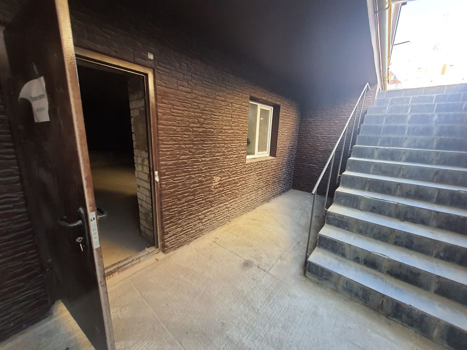 Новострой. 50см стена  для бизнеса, для кладовок  новострое