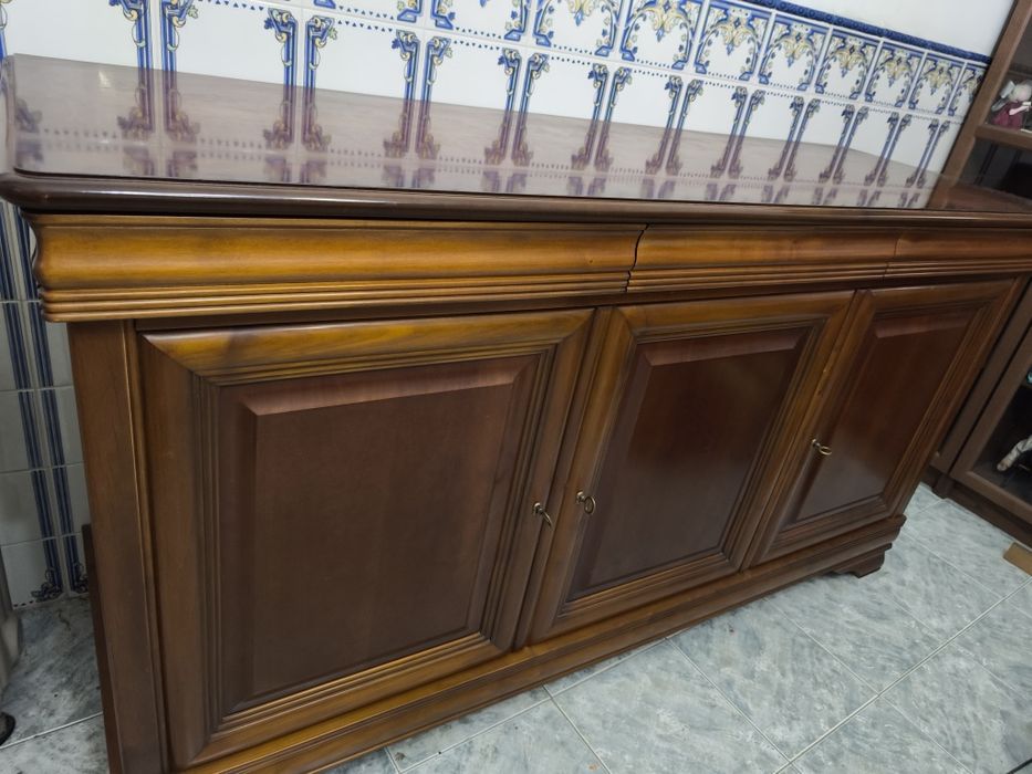 Móvel de cerejeira baixa de preço