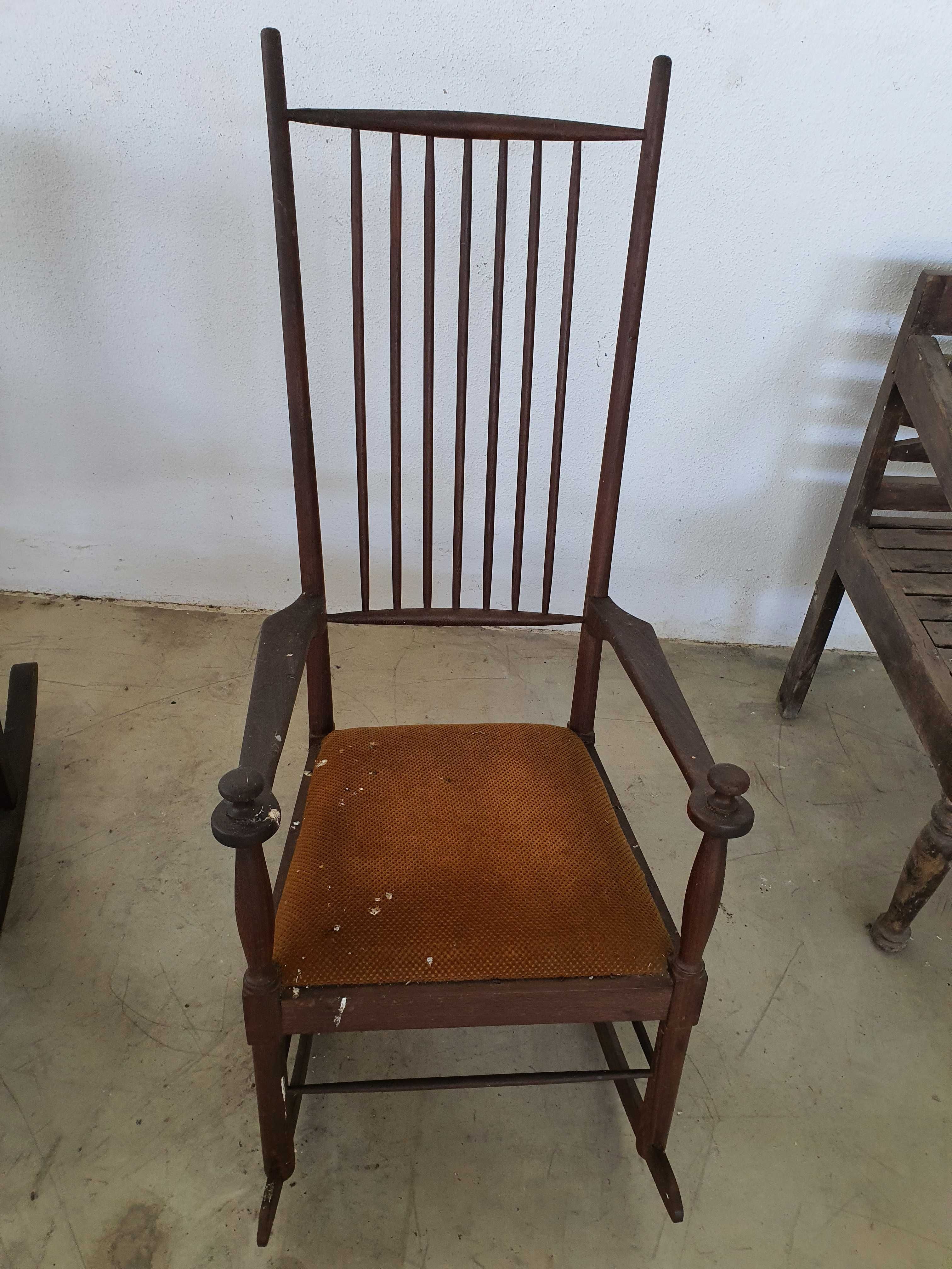 Cadeiras de baloiço antigas