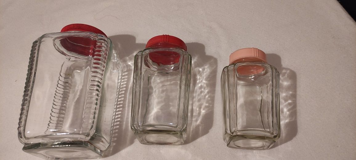 Conjunto de três frascos de vidro antigo