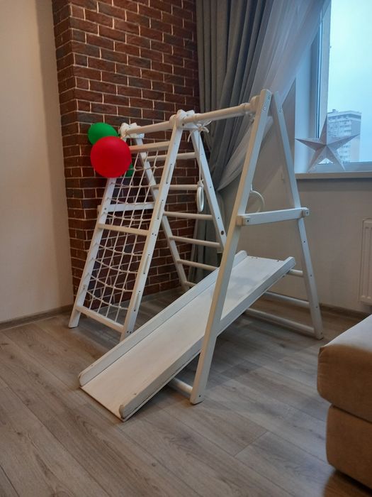 Дитяча гірка,спортивний комплекс