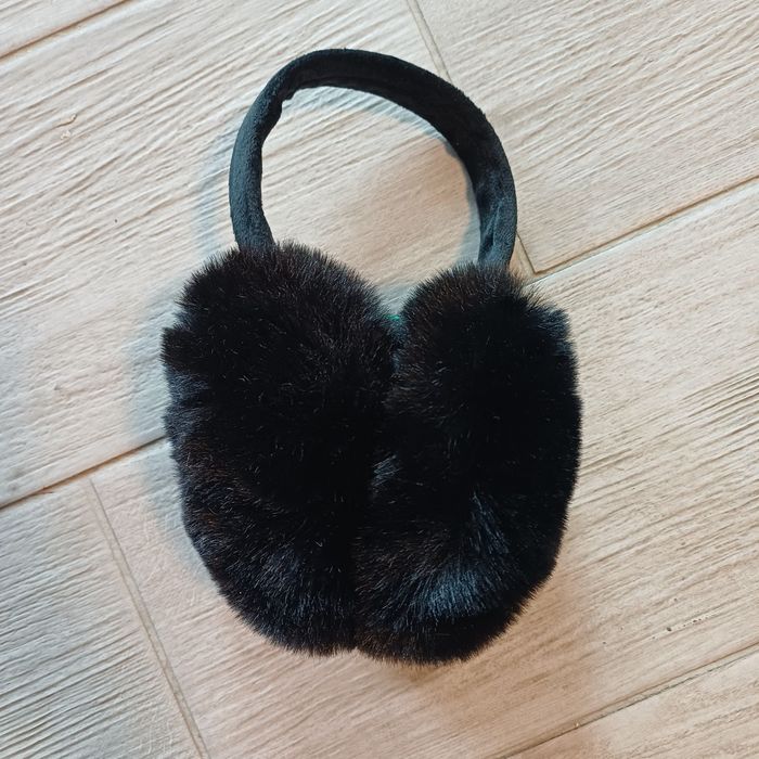 Навушники теплі на хутрі ,хутряні у відмінному стані