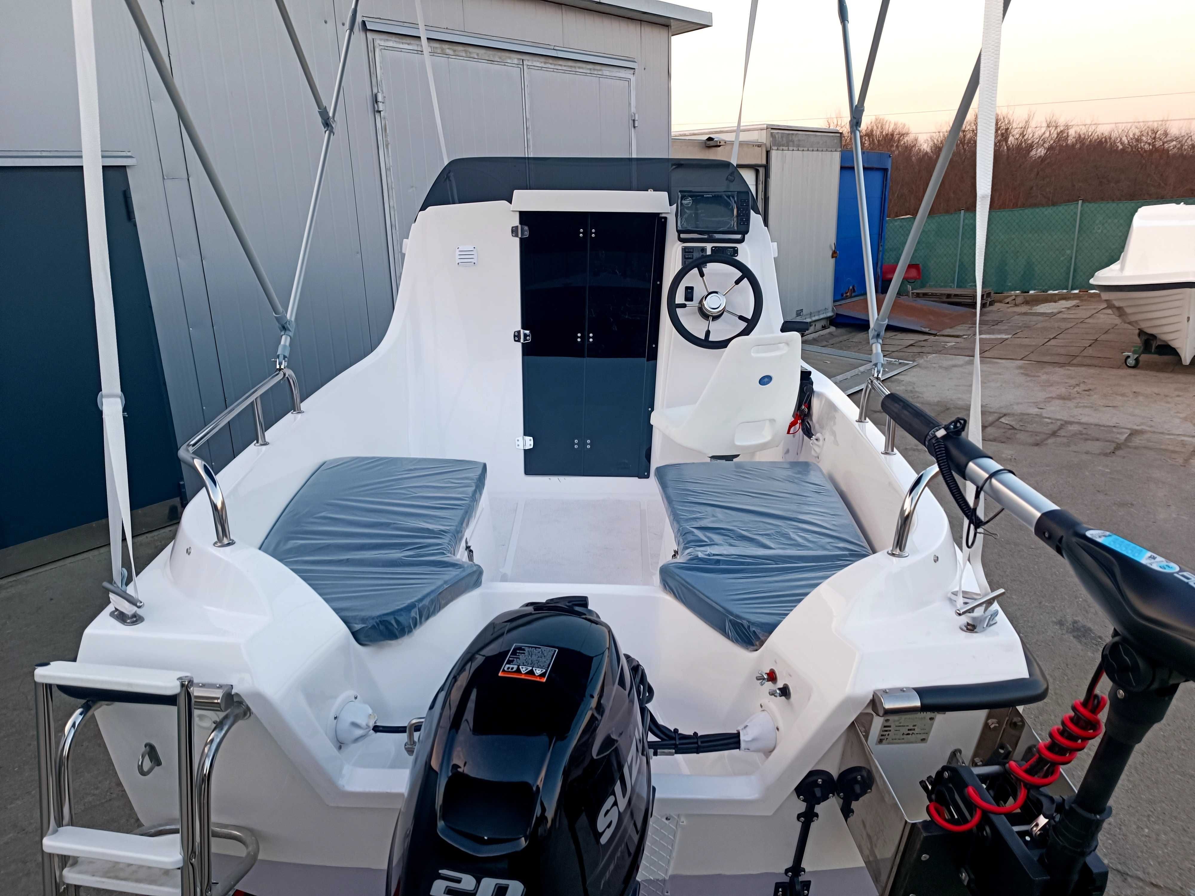 Łódź kabinowa wędkarska kormoran 490 w pełni wyposażony  Suzuki 20 km