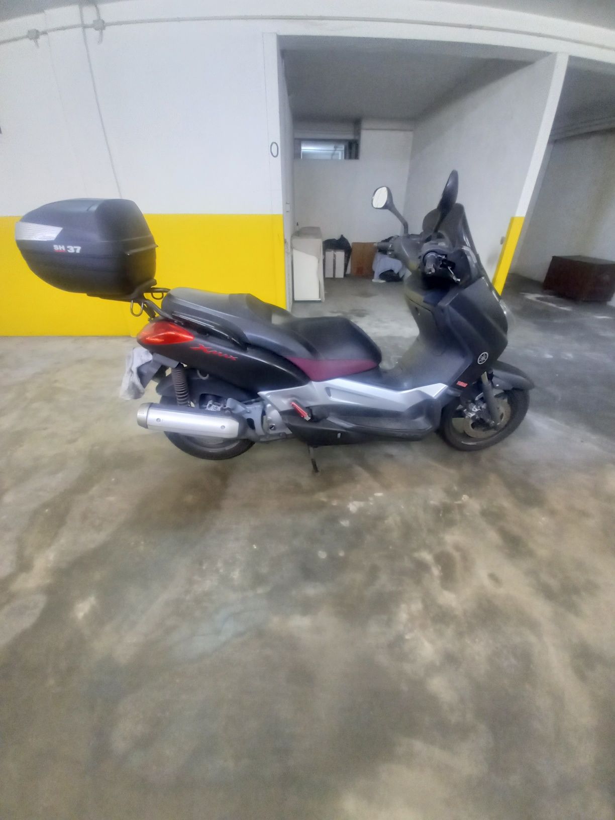 Vendo yamaha xmax 125cc + equipamento