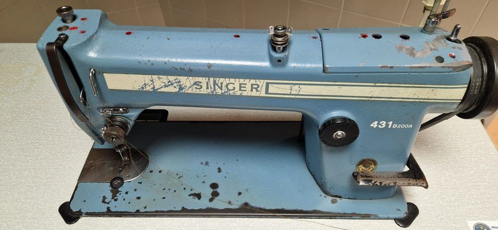 Máquina de costura singer profissional
