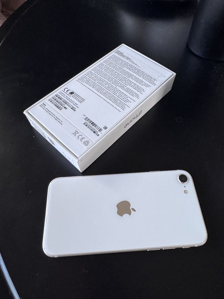 iPhone SE (2022) 64 GB – biały + oryginalne pudełko