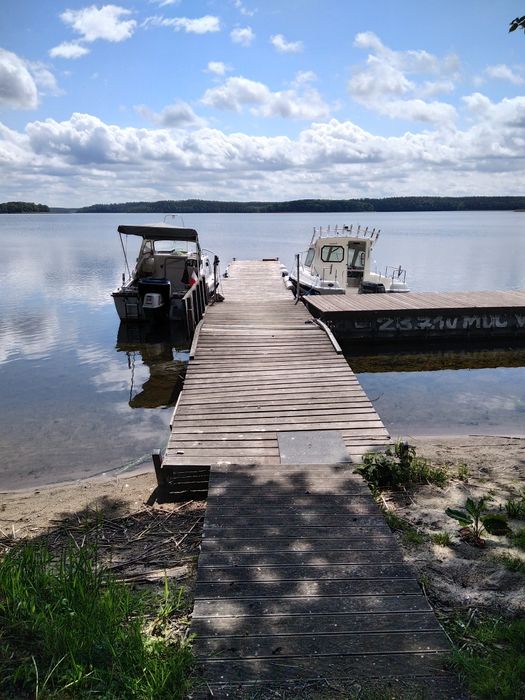 Miejsce parkingowe marina łódz wedkarska