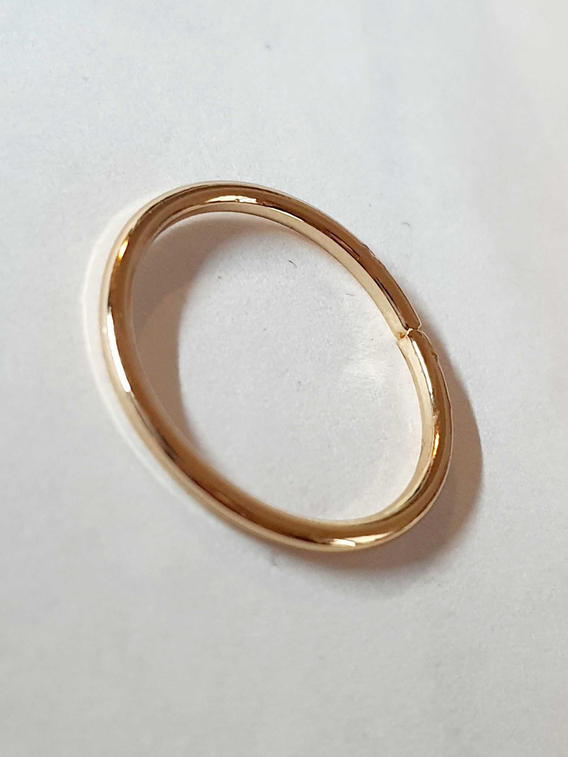 Delikatna Obrączka Złota Stal Chirurgiczna 17mm
