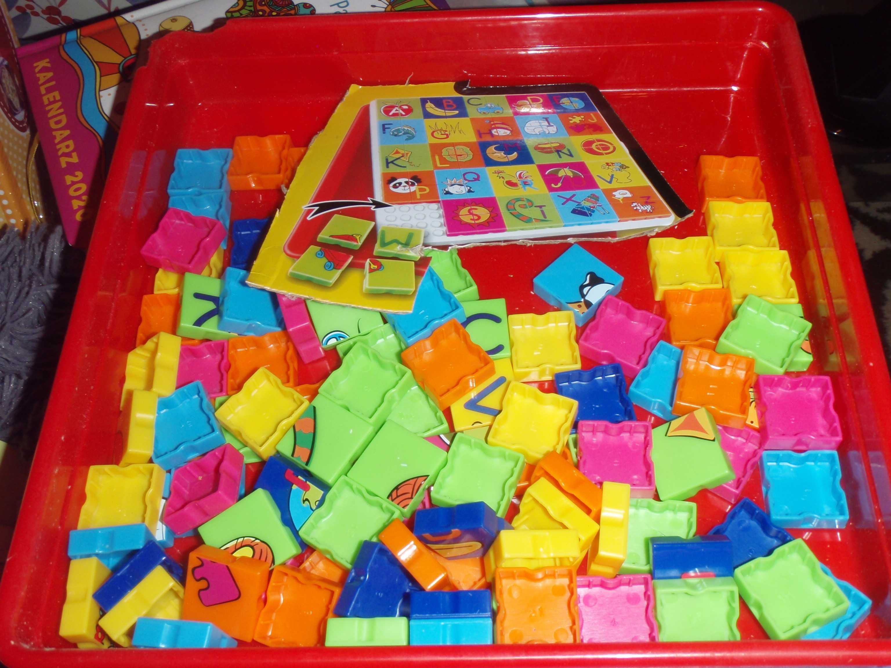 PUZZLE 100 el. klocki angielski ALFABET - 25 liter