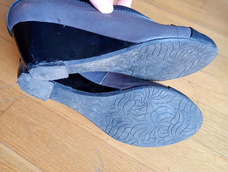 Czółenka skórzane r. 40