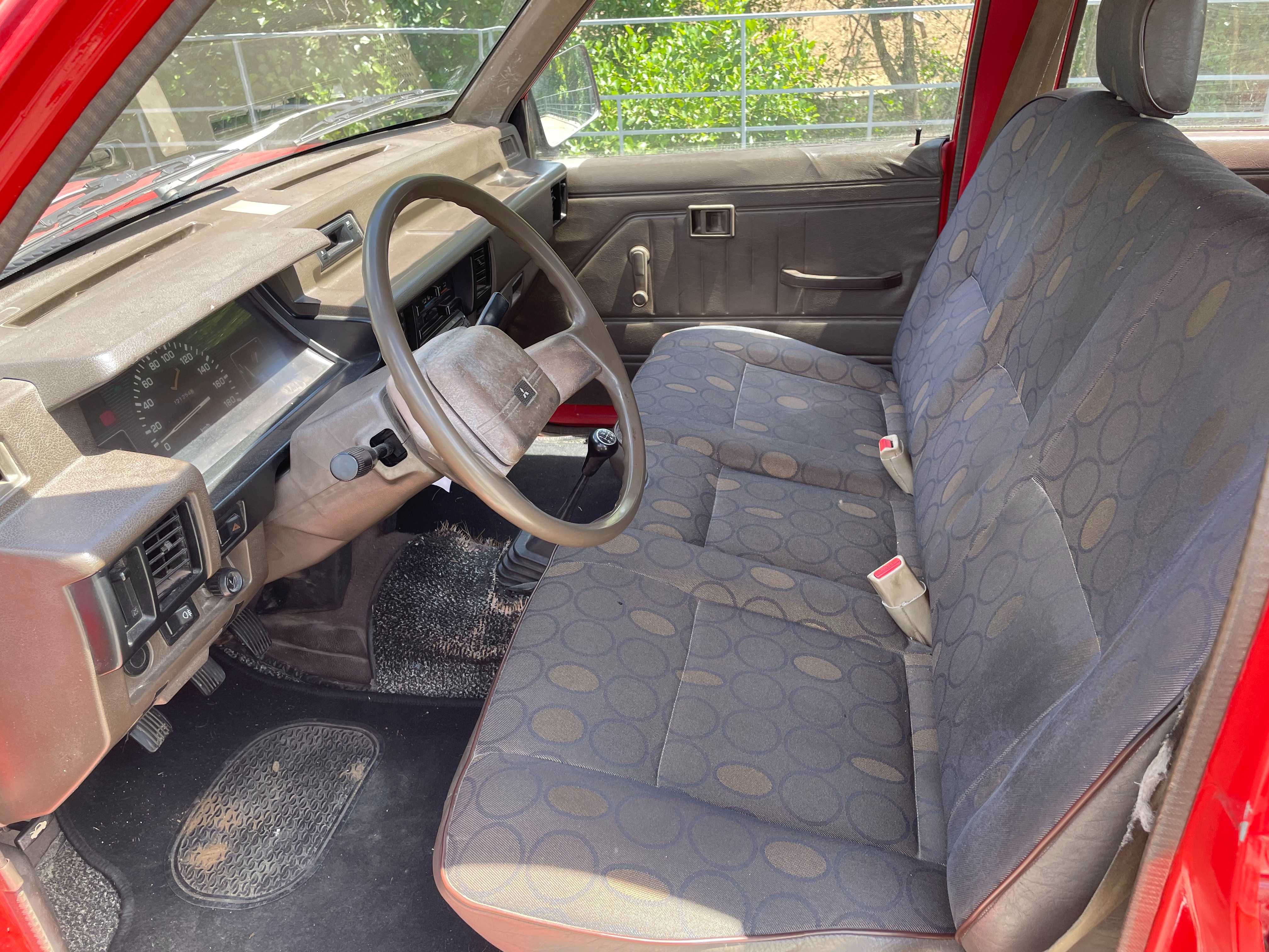 Mitsubishi L200  - 5 lugares