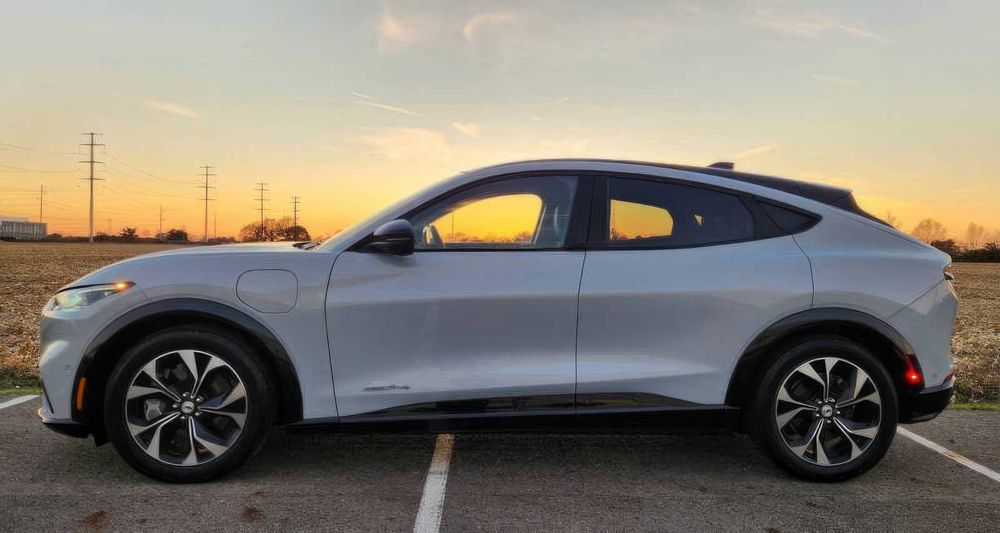 Ford Mustang Mach-E Premium      2021
