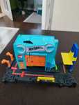 Трек Hot wheels крокодил