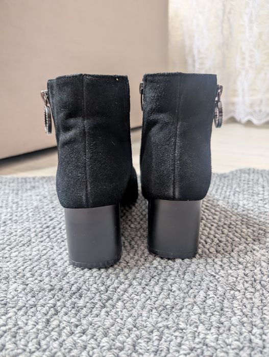 Жіночі замшеві ботильйони 40 розміру