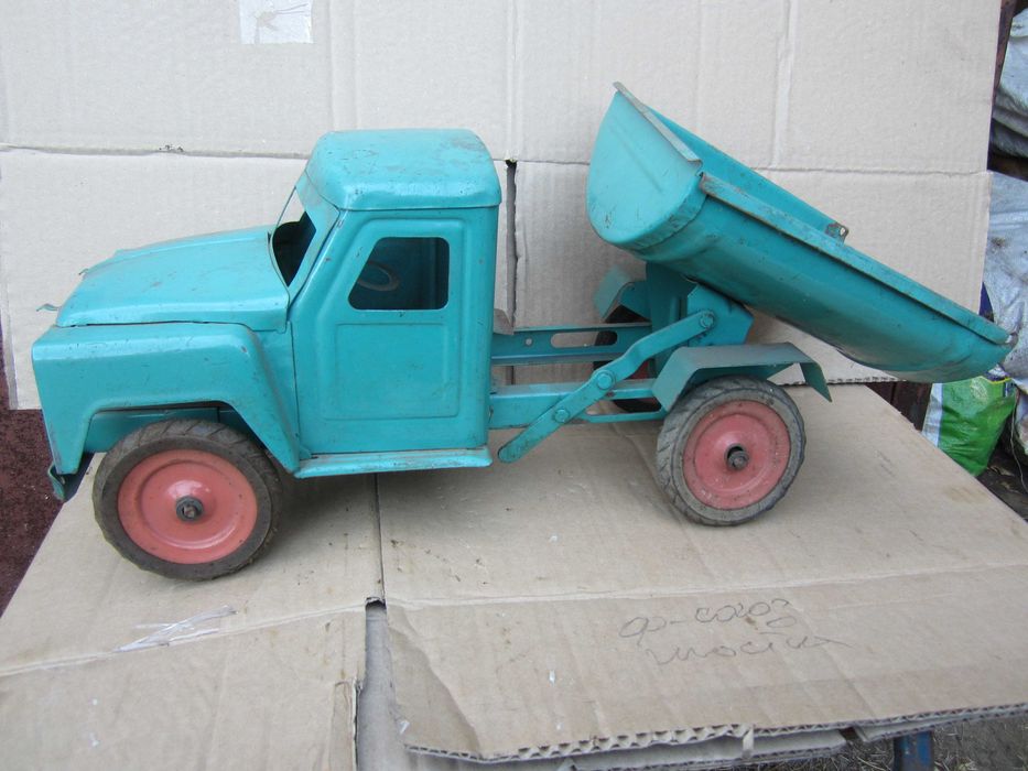 Ретро игрушка  лодка , грузовик , трактор