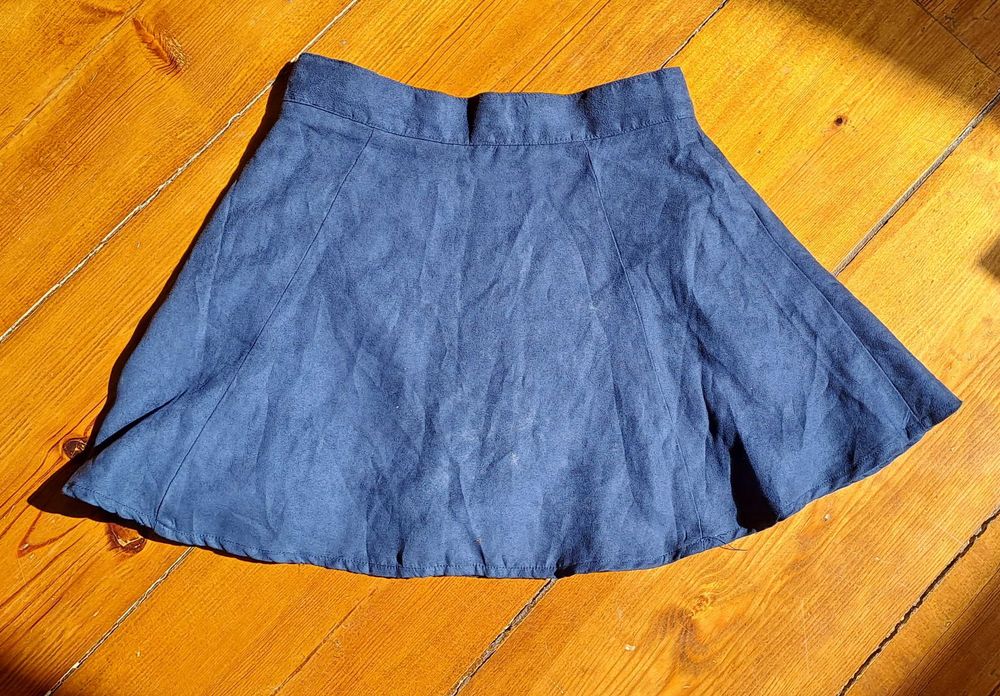 Saia azul Benetton 9 anos