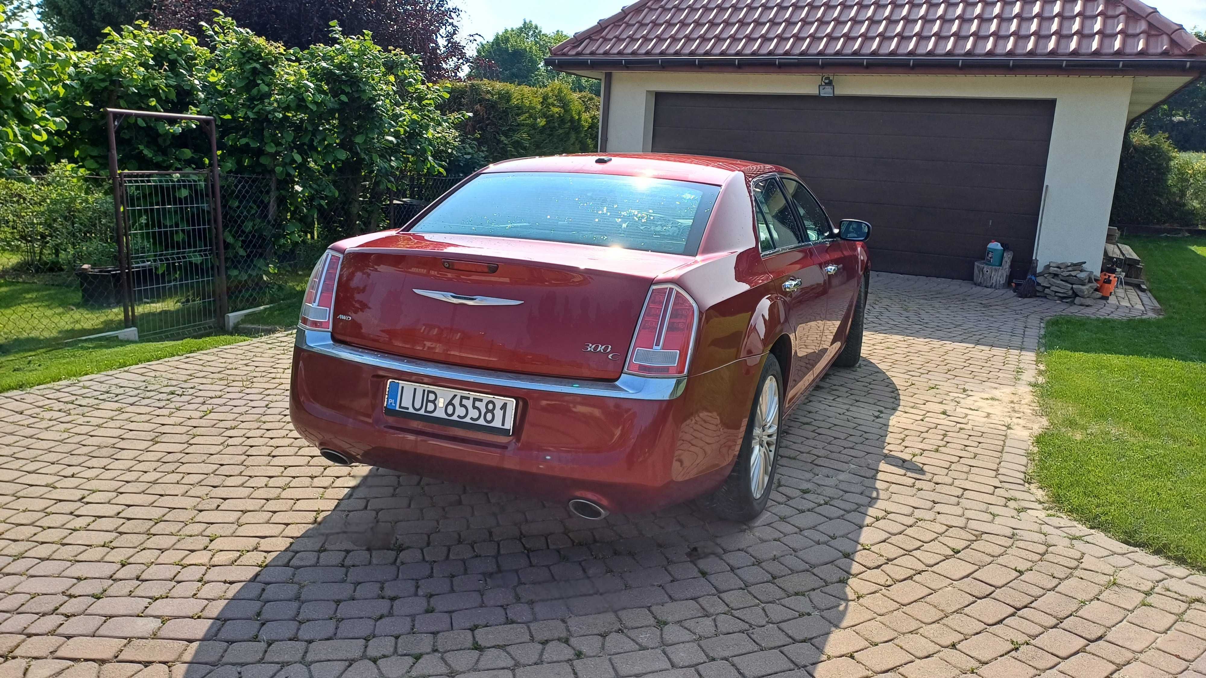 Chrysler 300c awd - Piękna limuzyna