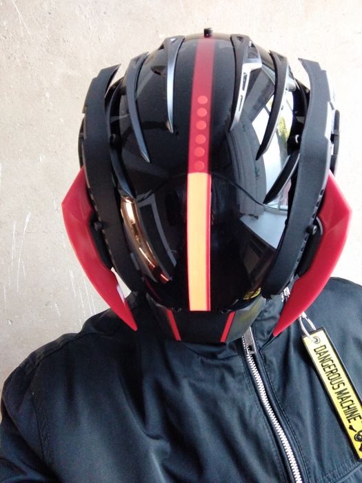 Шлем-маска в стиле cyberpunk/techwear