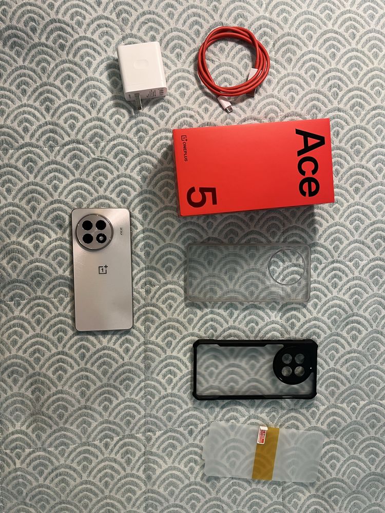 OnePlus Ace 5.