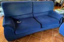 Sofá azul 3 lugares