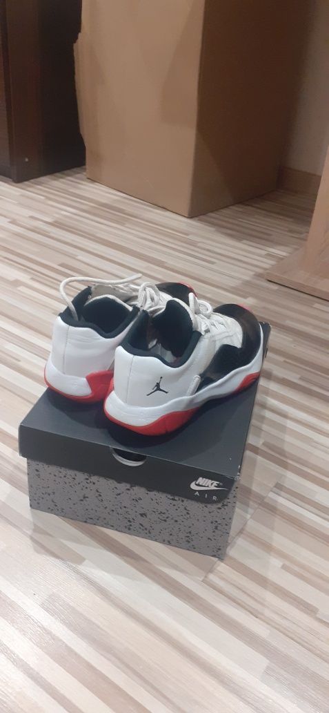 Używane buty do koszykówki nike air jordan rozmiar 38