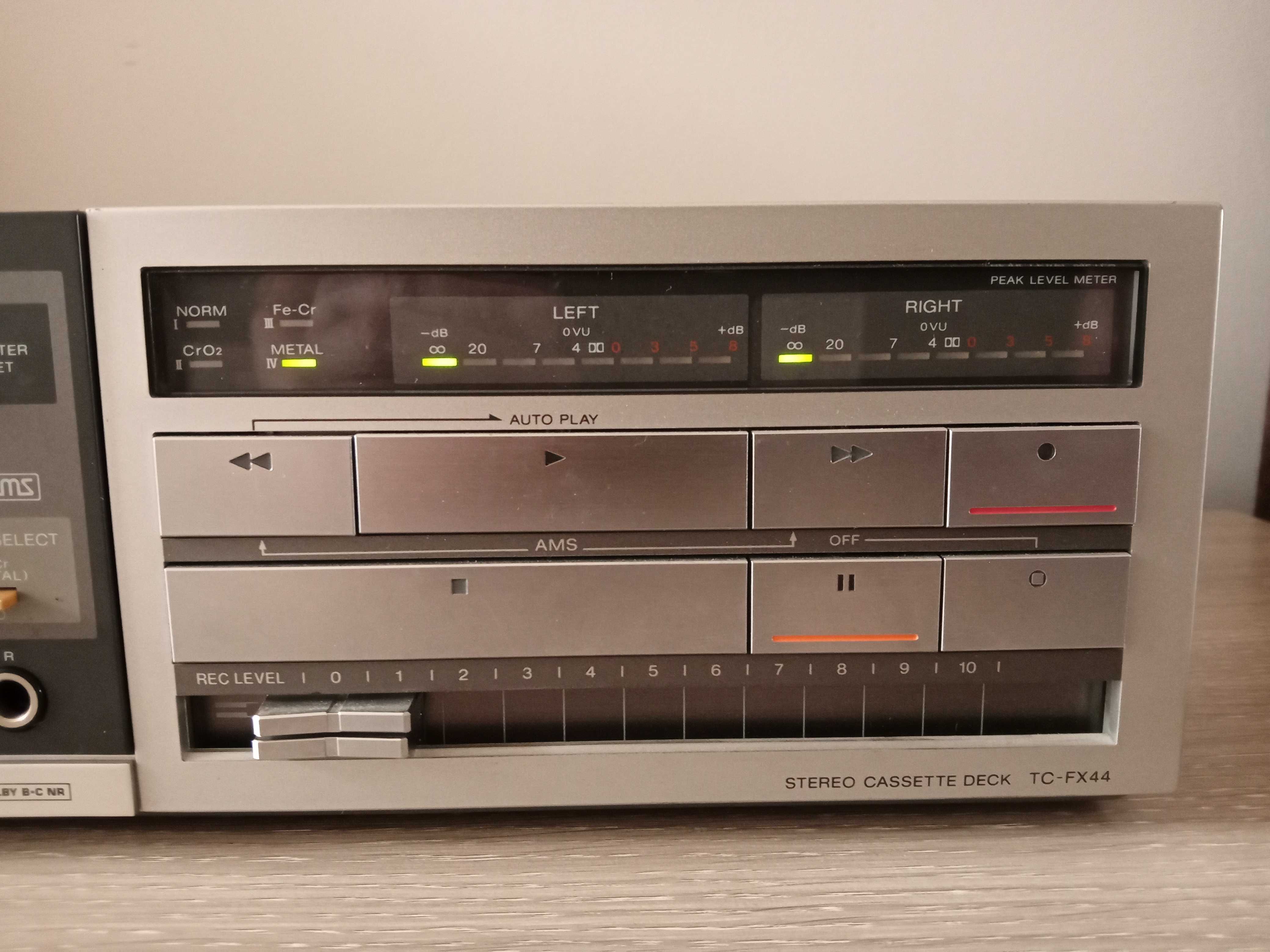 Magnetofon kasetowy deck Sony TC-FX44 lata 80-te.