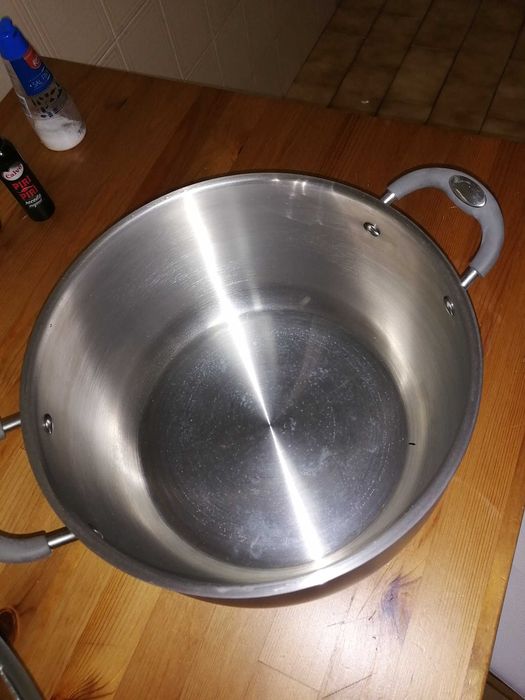 Oportunidade! Panela GRANDE, NOVA e NUNCA USADA!