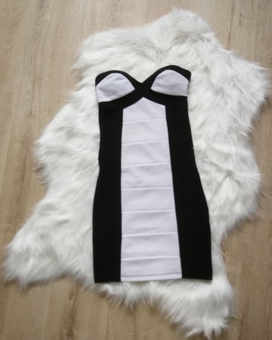 Bandażowa sukienka Tally Weijl XS