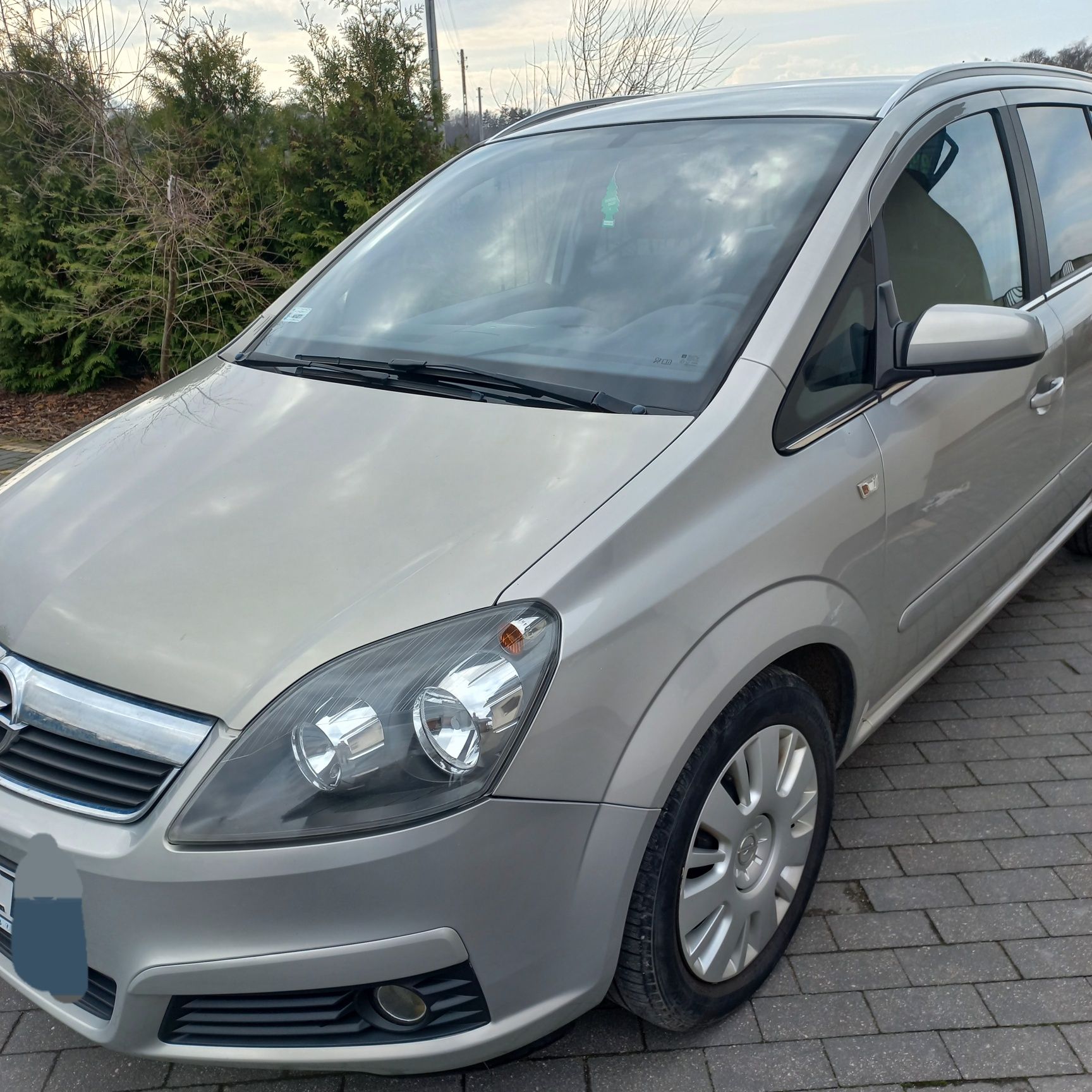 Opel Zafira 2007 rok benzyna