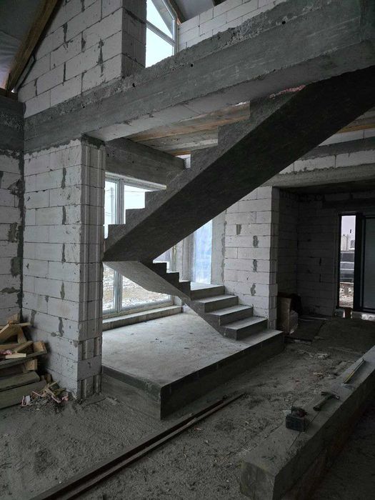 Бетонні сходи, монолітні залізобетонні бетонные лестницы Бородянка