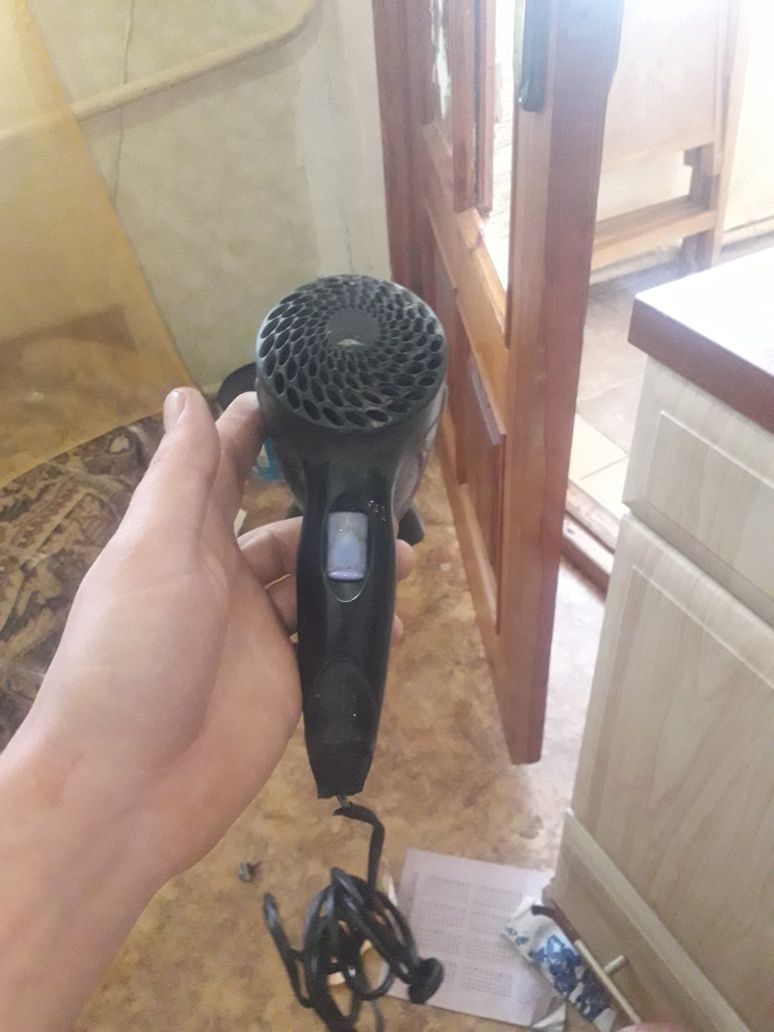 Продам фен rowenta