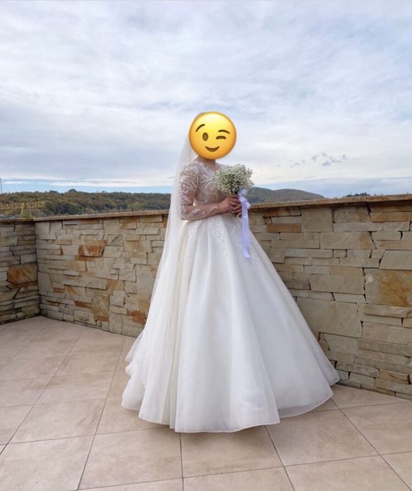 Продам весільну сукню